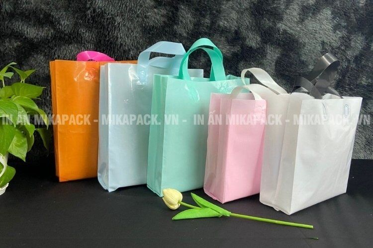 Túi ép quai có nhiều màu sắc đẹp mắt. 