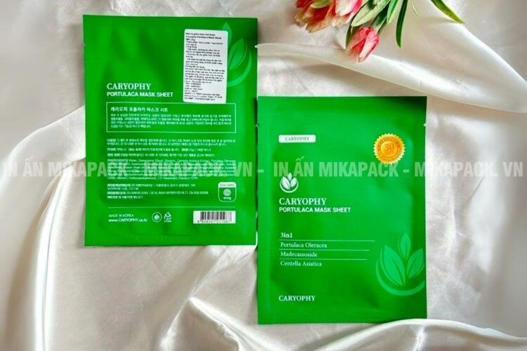 Bao bì mặt nạ được in ấn đầy đủ thông tin để phân phối trong nước và xuất khẩu.