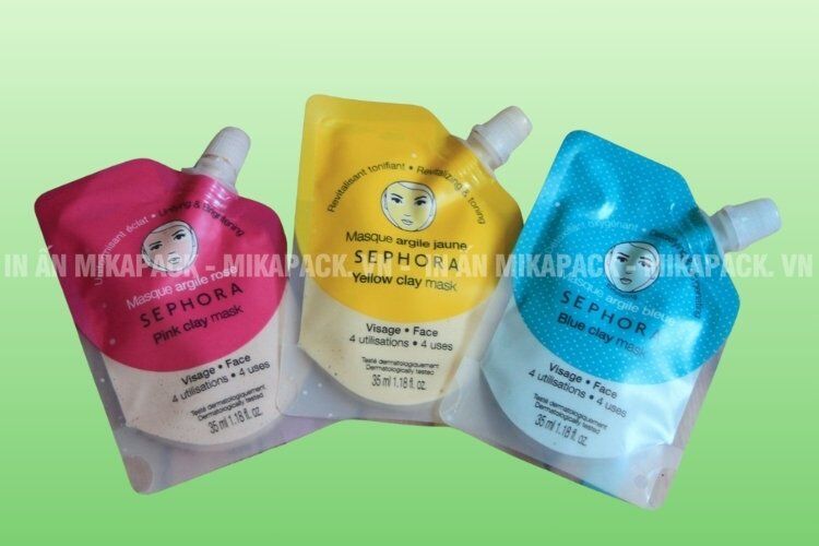 Mẫu bao bì đựng mặt nạ có vòi tiện lợi, in ấn bắt mắt.