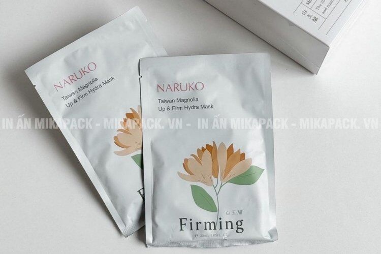 Mẫu bao bì mặt nạ thiết kế họa tiết nhẹ nhàng, tinh tế.