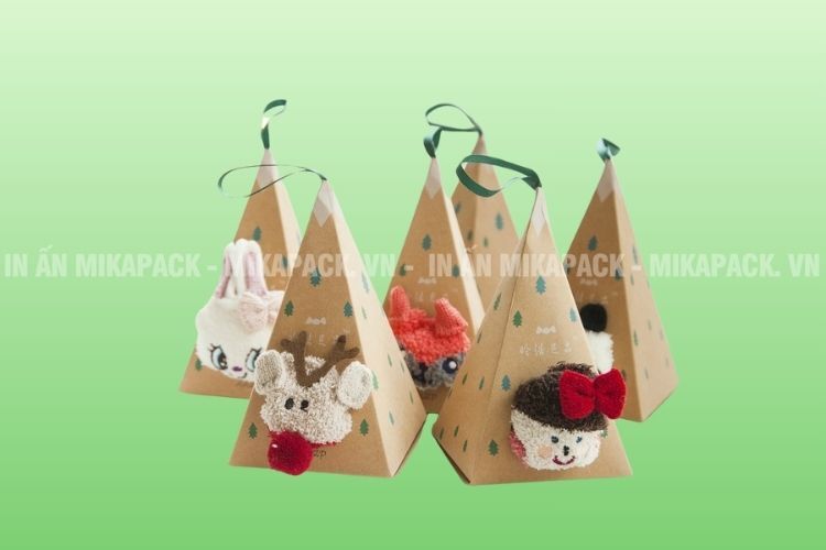 Mẫu bao bì sáng tạo đựng vớ, thiết kế kiểu dáng mới lạ.