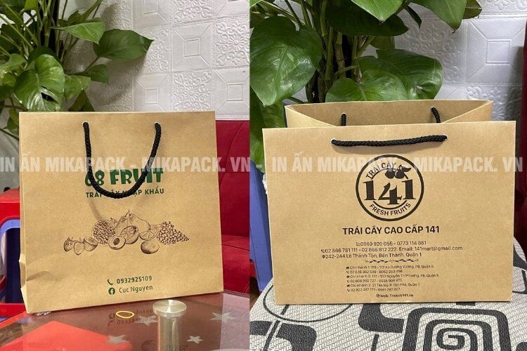 Túi giấy kraft in logo 1-2 màu là xu hướng túi hoa quả hiện nay.