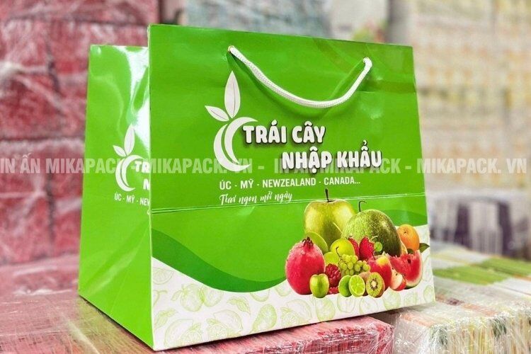 Mikapack cung cấp và in ấn túi giấy đựng hoa quả đẹp cho thương hiệu.