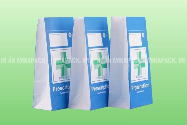 Túi giấy đựng thuốc đáy vuông có khả năng đứng vững.