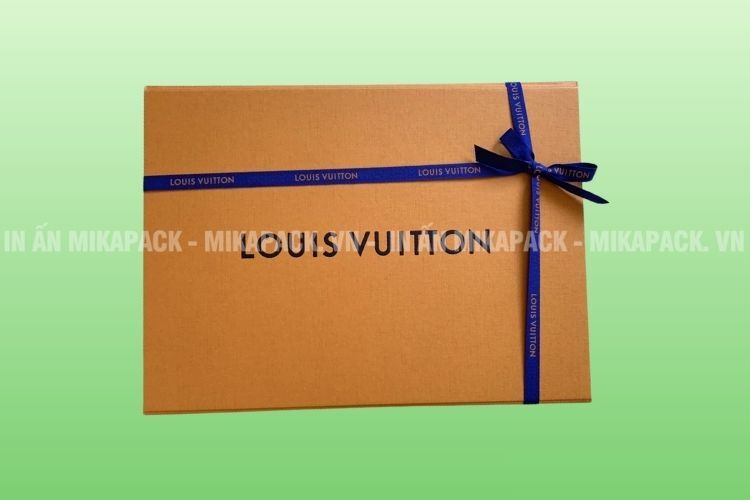 Mikapack cam kết báo giá in hộp giấy đựng quần áo nhanh chóng 